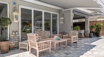 Ouzas Hotel