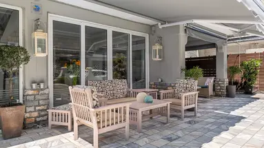 Ouzas Hotel