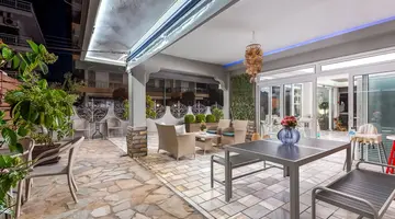 Ouzas Hotel