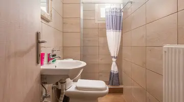 Ouzas Hotel
