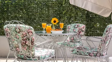 Ouzas Hotel