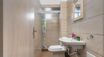 Ouzas Luxury Hotel