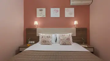 OUZAS LUXURY HOTEL