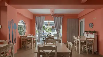 Ouzas Luxury Hotel