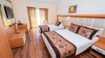 Oz Hotels Incekum Beach Resort
