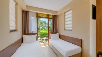 Oz Hotels Incekum Beach Resort