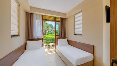 Oz Hotels Incekum Beach Resort