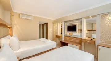 Oz Hotels Incekum Beach Resort