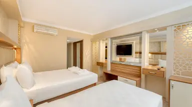 Oz Hotels Incekum Beach Resort
