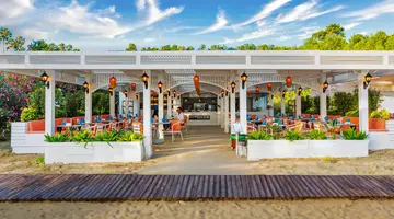 Oz Sui Resort