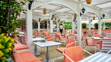 Oz Sui Resort