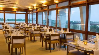 Ozadi Tavira Hotel