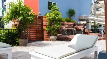 P PLUS HOTEL