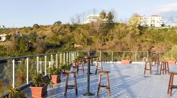 Padel Olivia s Hill Resort