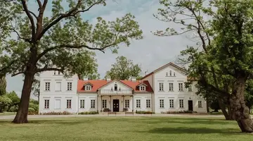 Pałac i Folwark Łochów