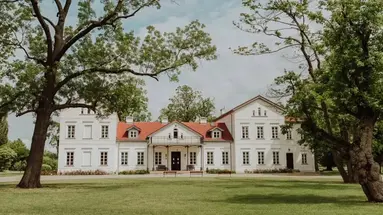 Pałac i Folwark Łochów