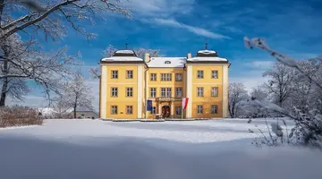 Pałac Łomnica