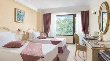 Palace Hotel - Sunny Day Resort