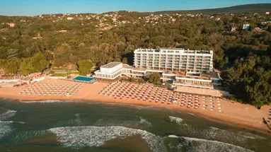 Palace Hotel - Sunny Day Resort
