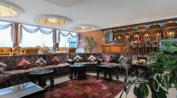 Palace Hotel - Sunny Day Resort