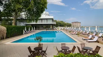 Palace Hotel - Sunny Day Resort