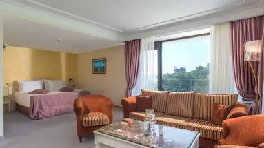 Palace Hotel - Sunny Day Resort