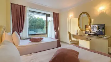 Palace Hotel - Sunny Day Resort