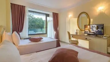 Palace Hotel - Sunny Day Resort