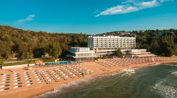 Palace Hotel - Sunny Day Resort