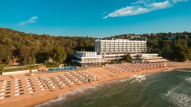 Palace Hotel - Sunny Day Resort