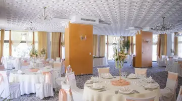Palace Hotel - Sunny Day Resort
