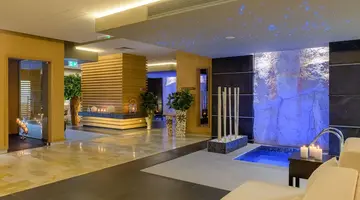Palace Hotel - Sunny Day Resort