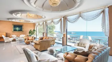 Palace Hotel - Sunny Day Resort