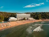 Palace Hotel - Sunny Day Resort
