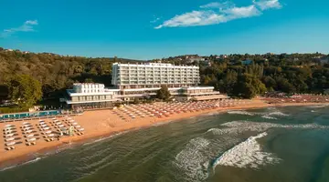 Palace Hotel - Sunny Day Resort