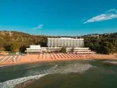 Palace Hotel - Sunny Day Resort