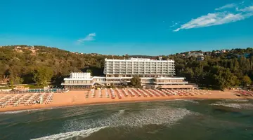 Palace Hotel - Sunny Day Resort