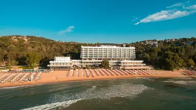 Palace Hotel - Sunny Day Resort