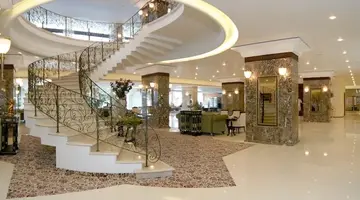 Palace Hotel - Sunny Day Resort