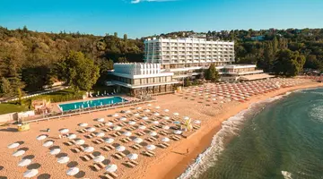 Palace Hotel - Sunny Day Resort
