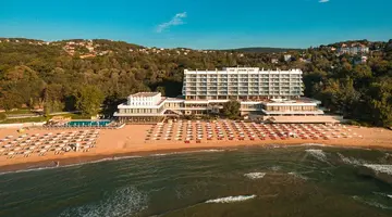 Palace Hotel - Sunny Day Resort