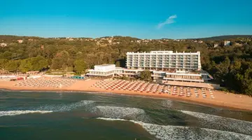 Palace Hotel - Sunny Day Resort