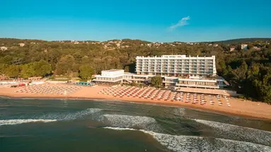 Palace Hotel - Sunny Day Resort
