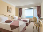Palace Hotel - Sunny Day Resort