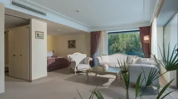 Palace Hotel - Sunny Day Resort