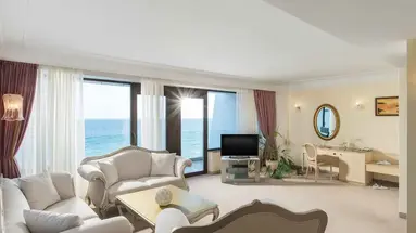 Palace Hotel - Sunny Day Resort