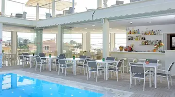 Palapart Gikas Suites and Studios