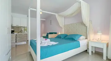 Palapart Gikas Suites and Studios