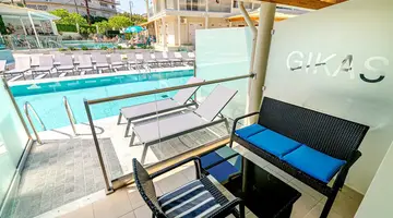 Palapart Gikas Suites and Studios
