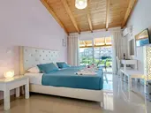 Palapart Gikas Suites and Studios